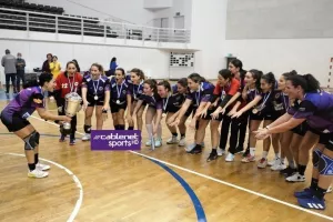 Πρωταθλήτρια η ΕΝ ΑΘΗΕΝΟΥ! 