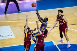 Η τελευταία αναμέτρηση του ΑΠΟΕΛ με τον Κεραυνό