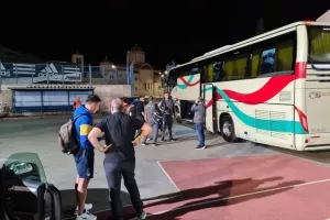 ΑΠΟΕΛ: Με τρίποντο στις αποσκευές, αναχώρηση για Λευκωσία 