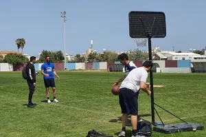 Μεγάλο... βυσσινί Fan Day για καλό σκοπό! (φωτός)