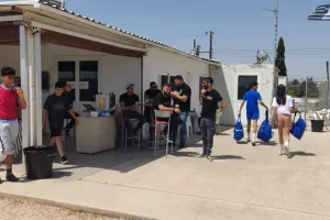 Μεγάλο... βυσσινί Fan Day για καλό σκοπό! (φωτός)