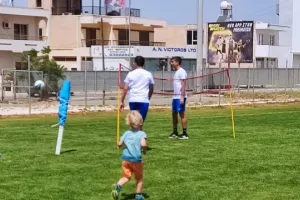 Μεγάλο... βυσσινί Fan Day για καλό σκοπό! (φωτός)