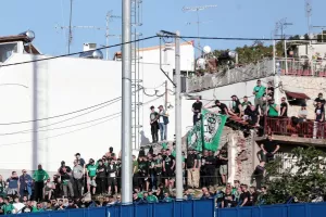 "Μπλόκο" της Λαμίας, σε ταράτσα οι Παναθηναϊκοί!
