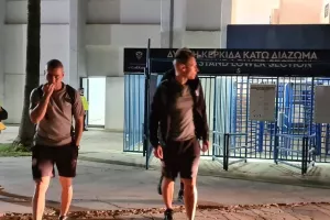 Αναχώρηση με "συνοδεία" της Αστυνομίας (βίντεο/φώτος)