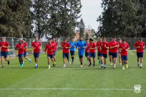 ΦΩΤΟΣ/Συνέχισαν για Νέα Σαλαμίνα