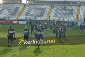 ΦΩΤΟΣ/Στο γήπεδο το ΑΠΟΕΛ