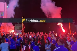 ΔΕΝ... έφυγαν οι ΜΑΧΗΤΕΣ, ζήτησαν νίκη επί του Απόλλωνα