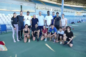 Ο Πρόεδρος ΚΟΑ με Ελλαδίτες πρωταθλητές στίβου στο Τσίρειο