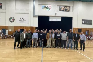 ΡΙΓΗ συγκίνησης στο ΚΑΙΜΑΚΛΙ – Τιμήθηκε ο Τάκης Λύρας 