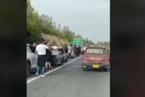 Χαμό οι Απολλωνίστες στον κυκλικό κόμβο προς Λάρνακα! (βίντεο)