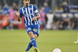 Ανόρθωση - ΑΠΟΕΛ: Τέσσερις (!) κόκκινες, ένα γκολ και η "Κυρία" στα ημιτελικά (φώτος)