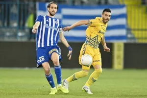 Ανόρθωση - ΑΠΟΕΛ: Τέσσερις (!) κόκκινες, ένα γκολ και η "Κυρία" στα ημιτελικά (φώτος)