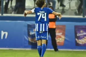 Ανόρθωση - ΑΠΟΕΛ: Τέσσερις (!) κόκκινες, ένα γκολ και η "Κυρία" στα ημιτελικά (φώτος)