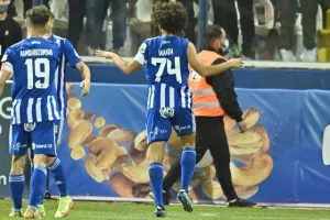 Ανόρθωση - ΑΠΟΕΛ: Τέσσερις (!) κόκκινες, ένα γκολ και η "Κυρία" στα ημιτελικά (φώτος)