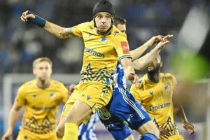 Ανόρθωση - ΑΠΟΕΛ: Τέσσερις (!) κόκκινες, ένα γκολ και η "Κυρία" στα ημιτελικά (φώτος)