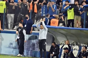 Ανόρθωση - ΑΠΟΕΛ: Τέσσερις (!) κόκκινες, ένα γκολ και η "Κυρία" στα ημιτελικά (φώτος)