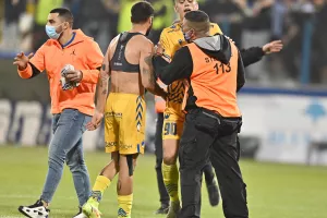 XAMOΣ στο τέλος, "κυνήγησαν" Ουάρντα! (φώτος)