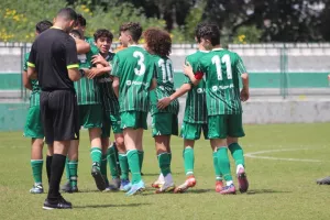 Το φωτορεπορτάζ της νίκης που ανέδειξε την Ομόνοια Κ15 πρωταθλήτρια!