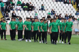 Αποθεώθηκαν οι νεαροί πρωταθλητές της Ομόνοιας (φώτος/βίντεο)