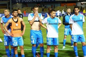 Μετά την ήττα/ Οι παίκτες χειροκρότησαν τους οπαδούς (Φώτος/Βίντεο)