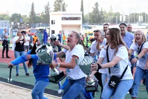 Αποθεώθηκαν οι Ladies μπροστά από την Δυτική (βίντεο/φώτος)