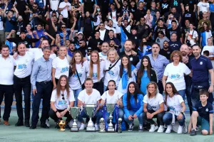 Αποθεώθηκαν οι Ladies μπροστά από την Δυτική (βίντεο/φώτος)