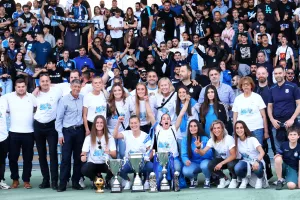 Αποθεώθηκαν οι Ladies μπροστά από την Δυτική (βίντεο/φώτος)