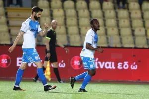 Απόλλων-Άρης: Από ισοπαλία σε ισοπαλία και +6 οι "γαλάζιοι", "έπιασαν" ΑΠΟΕΛ οι "πράσινοι"! (φώτος)