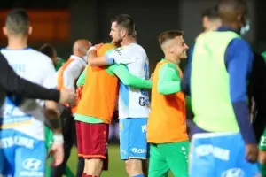Απόλλων-Άρης: Από ισοπαλία σε ισοπαλία και +6 οι "γαλάζιοι", "έπιασαν" ΑΠΟΕΛ οι "πράσινοι"! (φώτος)