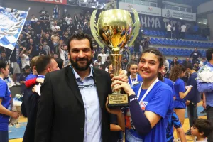 Μαζί με την κόρη του! 