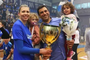 H απονομή στις πρωταθλήτριες! (Φώτος/Bίντεο)