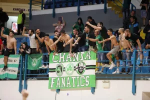 (ΒΙΝΤΕΟ/ΦΩΤΟΣ) Η απονομή στην Ομόνοια και... πάρτι για το treble!