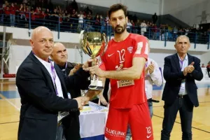 (ΒΙΝΤΕΟ/ΦΩΤΟΣ) Η απονομή στην Ομόνοια και... πάρτι για το treble!