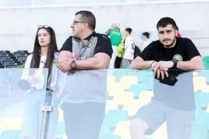 (ΦΩΤΟΣ) Ο κόσμος στην ΑΡΕΝΑ  