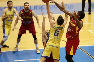 ΑΠΟΕΛ - Κεραυνός: ΘΡΙΛΕΡ, break και... πλεονέκτημα! (φώτος)