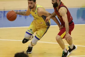ΑΠΟΕΛ - Κεραυνός: ΘΡΙΛΕΡ, break και... πλεονέκτημα! (φώτος)