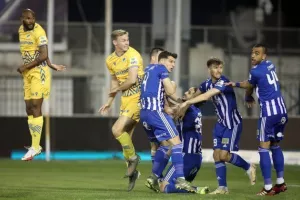 Ανόρθωση - ΑΠΟΕΛ: Η "Κυρία" πάτησε γκάζι και έριξε τεσσάρα! (φώτος)