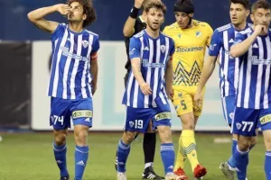 Ανόρθωση - ΑΠΟΕΛ: Τέσσερις (!) κόκκινες, ένα γκολ και η "Κυρία" στα ημιτελικά (φώτος)