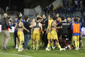 XAMOΣ στο τέλος, "κυνήγησαν" Ουάρντα! (φώτος)