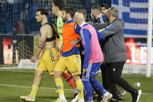 XAMOΣ στο τέλος, "κυνήγησαν" Ουάρντα! (φώτος)