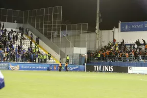 XAMOΣ στο τέλος, "κυνήγησαν" Ουάρντα! (φώτος)