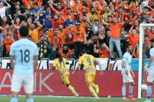 ΑΠΟΕΛ - Πάφος: Ο Ζαμπάλα κέρασε τους Πορτοκαλί, οι γαλαζοκίτρινοι είναι εδώ! (φώτος)