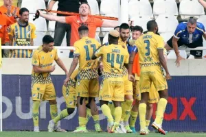 ΑΠΟΕΛ - Πάφος: Ο Ζαμπάλα κέρασε τους Πορτοκαλί, οι γαλαζοκίτρινοι είναι εδώ! (φώτος)