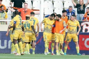 ΑΠΟΕΛ - Πάφος: Ο Ζαμπάλα κέρασε τους Πορτοκαλί, οι γαλαζοκίτρινοι είναι εδώ! (φώτος)