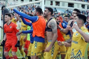 (ΒΙΝΤΕΟ/ΦΩΤΟΣ) Πάρτι με τους Πορτοκαλί στο τέλος!