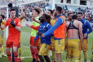 (ΒΙΝΤΕΟ/ΦΩΤΟΣ) Πάρτι με τους Πορτοκαλί στο τέλος!