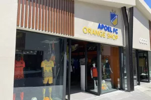 Το ΑΠΟΕΛ στο Neo Plaza (φώτος)