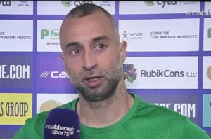 Παπουλής: "Μου αρέσει που είναι απαιτητικός μαζί μου ο Λένον"