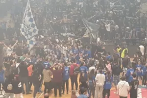 H απονομή στις πρωταθλήτριες! (Φώτος/Bίντεο)