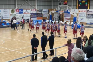 "Βυσσινί" νίκη και βήμα πρόκρισης (Φώτος)
